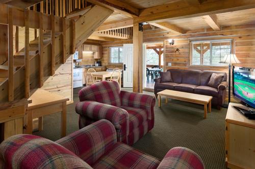 Rock Crest Lodge & Cabins in Custer (SD)