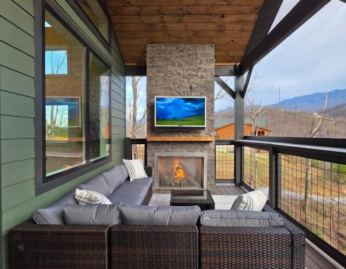 Bearfoot Lodge By Avada Properties