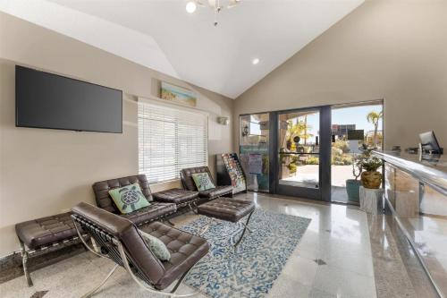 Best Western Redondo Beach Galleria Inn - Los Angeles LAX Airport Hotel - image 5