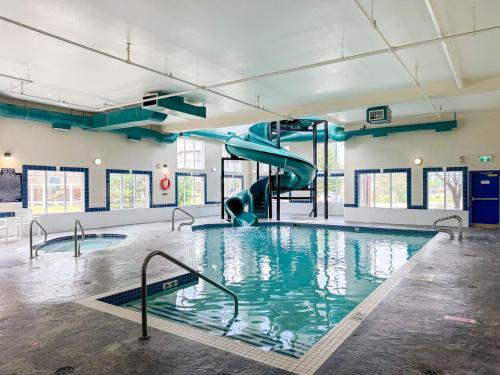 수퍼 8 바이 윈덤 하이 리버 앨버타