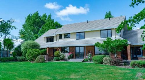 Fairhall Guest Lodge in Blenheim