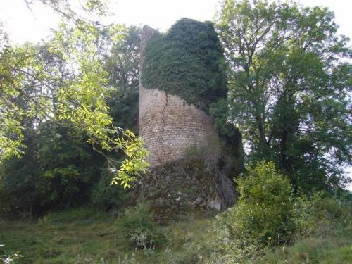 Gîte chaleureux entre festivals, nature et confort avec wifi à Jullianges - FR-1-582-237 (Gite chaleureux entre festivals, nature et confort avec wifi a Jullianges - FR-1-582-237) in 伊蘇瓦爾