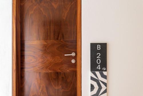 Studio Apartment with Balcony image 10