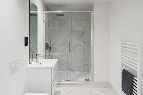 Stylish 2 Bedroom Apartment in Birmingham City Centre with Fast WiFi, Бирмингем (фото 6)