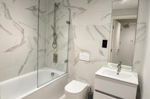 Stylish 2 Bedroom Apartment in Birmingham City Centre with Fast WiFi, Бирмингем (фото 8)