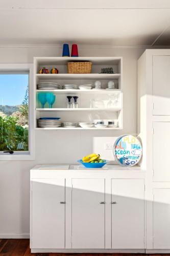 Coastal Comfort Holiday Home 100m to Mahia Beach in Mahia