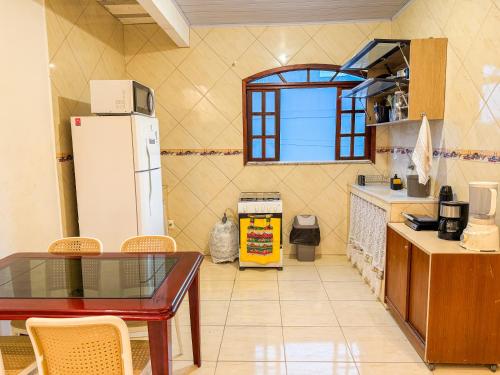Casa com Ar e Churrasqueira na Prainha de Mambucaba in Portal das Artes