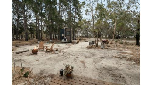 Iekārtas, Bilby Park Escape 1 by Tiny Away in Great Western