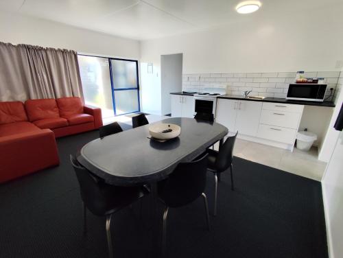 New Plymouth TOP 10 Holiday Park in Fitzroy