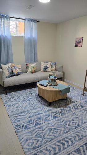 1BR Getaway Near Calypso - Cozy and Connected in Vars (ON)