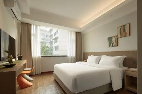 Double Room room in The Hidden House Aesthetic Life Courtyard Hotel Kuanzhai Alley People's Park Subway Station Branch
