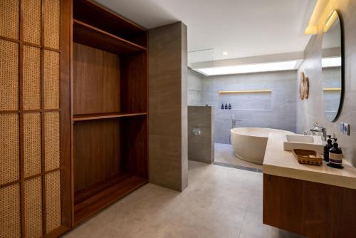 Signature Suite image 7