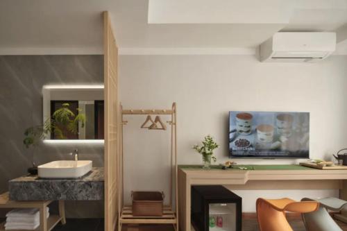 Double Room image 5