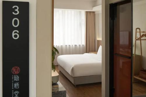 Double Room image 2