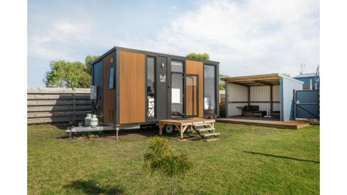 Rosebrook Riverviews by Tiny Away - Warrnambool