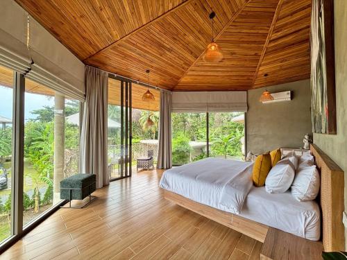Aqualina Villa, Carbana Lodge, A Hidden Gem near Samui Aquarium and Tiger Zoo