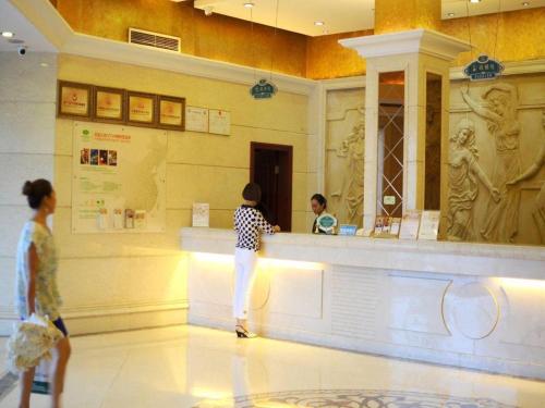 Vienna Hotel Chengdu Exhibition Center - image 3