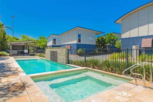 Beach Shacks 1 240m to Beach with Pool, Spa and Bbq
