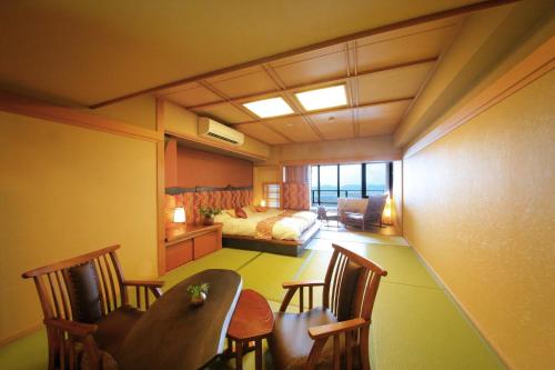 room detail thumbnail 0