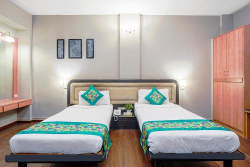 Standard Room image 7