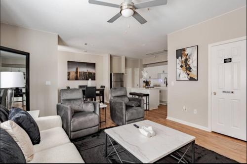 Luxury Apartment in Bricktown Riverwalk near Harn Homestead