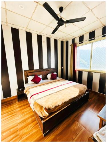 HOTEL M-A-Y-A Near Mall Road - Parking and Free Wifi Facilities - Hotel At Prime Location Spacious Room - Amazing valley views - BEST HOTEL