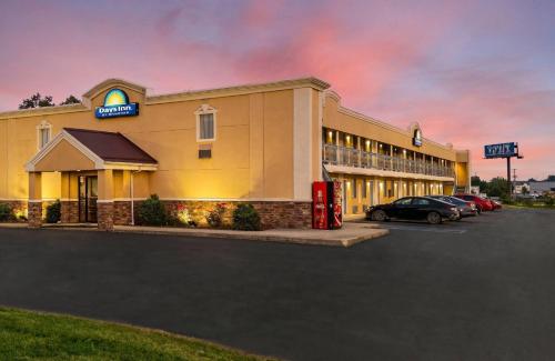 Days Inn by Wyndham Fort Wayne in Fort Wayne, USA