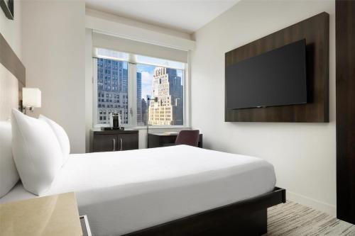 Hilton Garden Inn Times Square Central - image 2