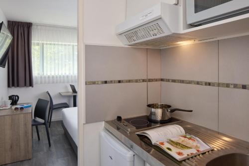 ห้องครัว, เซนิจูด โฮเทล-เรสซิเดนซ์ บอร์โด ไอโรปอร์ เมอริญัก (Zenitude Hotel-Residences Bordeaux Aeroport Merignac) in เมริญัก