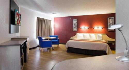 Red Roof Inn Houston - Westchase in Houston, USA