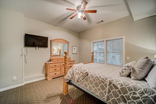 Hibernation Station - Community Amenities Wooded Views - image 8
