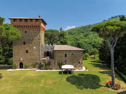  TORRE DI PACIANO 10&2, Emma Villas in Paciano