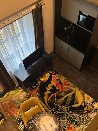 room detail thumbnail 1
