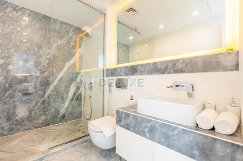 1BR Overlooking Burj Khalifa and Dubai Water Canal, Easy Access to Downtown, The Pad, Business Bay by Deluxe Holiday Homes, Dubaj (zdjęcie 10)
