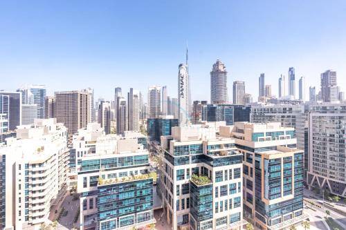 1BR Overlooking Burj Khalifa and Dubai Water Canal, Easy Access to Downtown, The Pad, Business Bay by Deluxe Holiday Homes, Dubaj (zdjęcie 4)