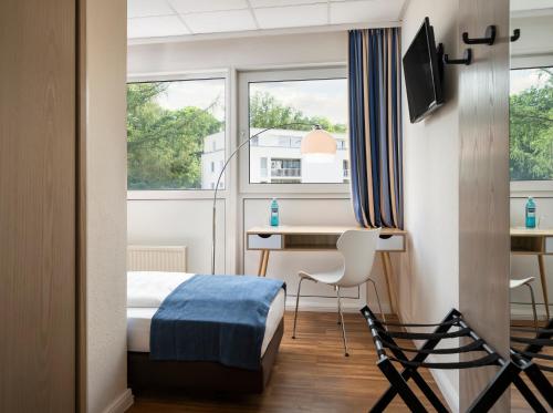 Single Room image 3