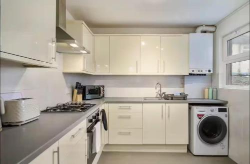 The Red Retreat, 7 Beds, Garden, Free Parking, Contractors, Fast Wifi, Smart TV, Liverpool (foto 5)