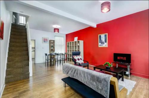 The Red Retreat, 7 Beds, Garden, Free Parking, Contractors, Fast Wifi, Smart TV, Liverpool (foto 3)