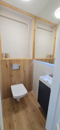 Nowoczesny jasny apartament nad Jeziorem