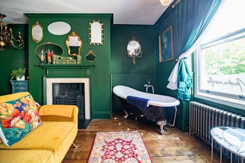 Mademoiselle's Boutique Holiday Accommodation 5