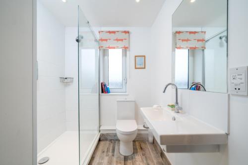 Stylish flat between London Bridge & Tower Bridge - image 14