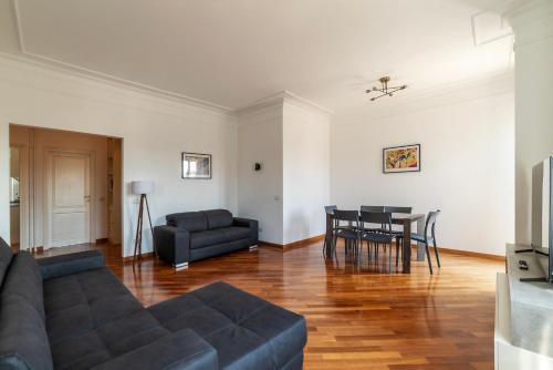 GuestHost - Bright Apartment in Metro San Giovanni, Rome (photo 8)