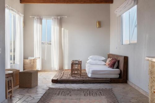 Amara Escape - Adults only in Tsukim