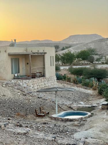 Amara Escape - Adults only in Tsukim