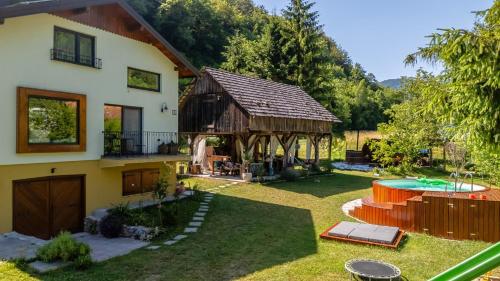 Cinija Cottage - Family Eco Retreat in Nature Park in Kostanjevac