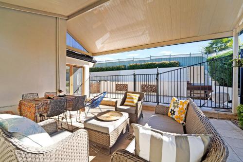 Aussie Escape Poolside Comfort and Relaxation in 坎貝爾