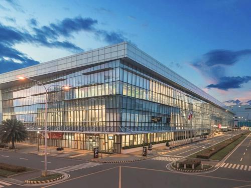 MCollection - City Getaway in the Heart of Entertainment City, Manila