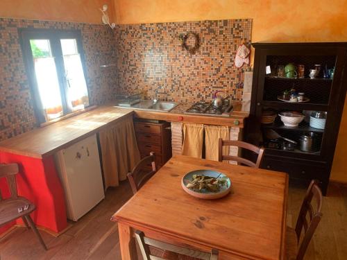 Cocina, Ina Maka - Appartamento con giardino immerso nel verde in Gubbio