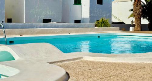 Canaryislandshost l Sol 4