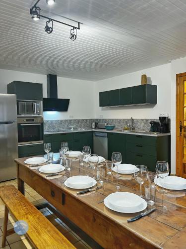 кухня, Les Glycines - Maison familiale avec jardin, entre nature et confort in Мюр-дьо-Баре